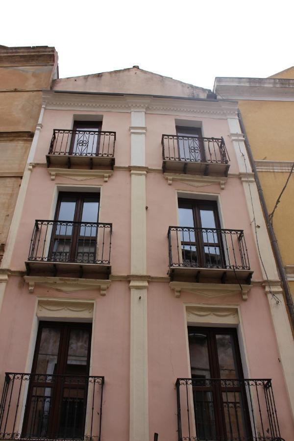 Via Cavour 19, Appartamento Del Conte Iglesias Εξωτερικό φωτογραφία