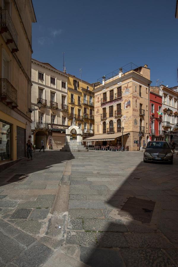 Via Cavour 19, Appartamento Del Conte Iglesias Εξωτερικό φωτογραφία