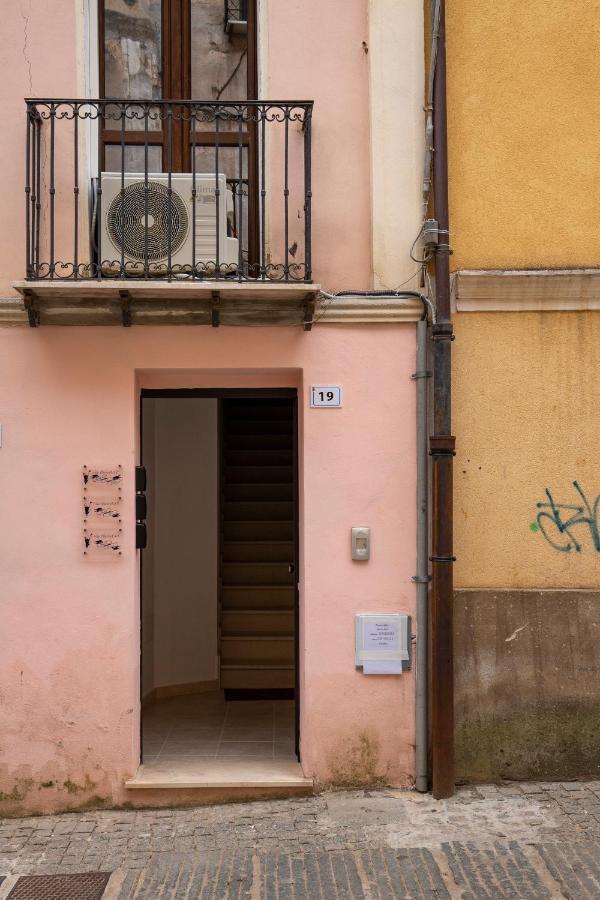 Via Cavour 19, Appartamento Del Conte Iglesias Εξωτερικό φωτογραφία